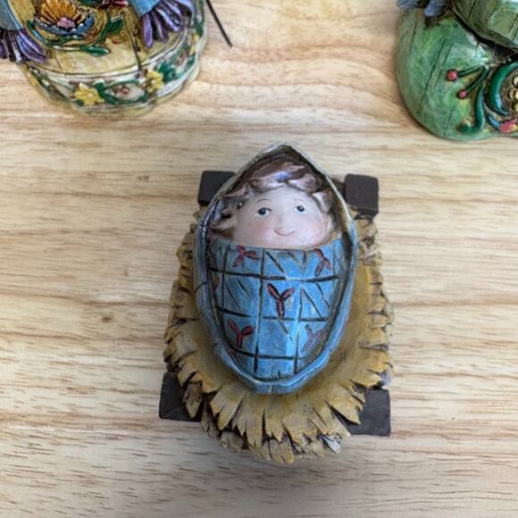 VTG 2006 Blessed be the Name Jesus Wood Carve Look Resin Nativity Set - 9 PC. - Picture 4 of 16